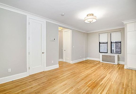 5th image of 220 W 24th St APT 2Q