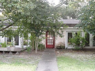 1st image of 208 Carey Ln