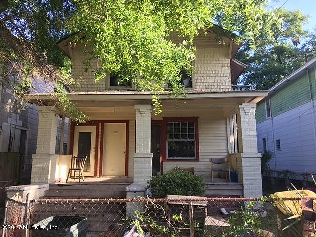 1st image of 215 E 17th St
