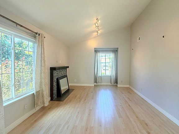 4th image of 66 Snyder Way