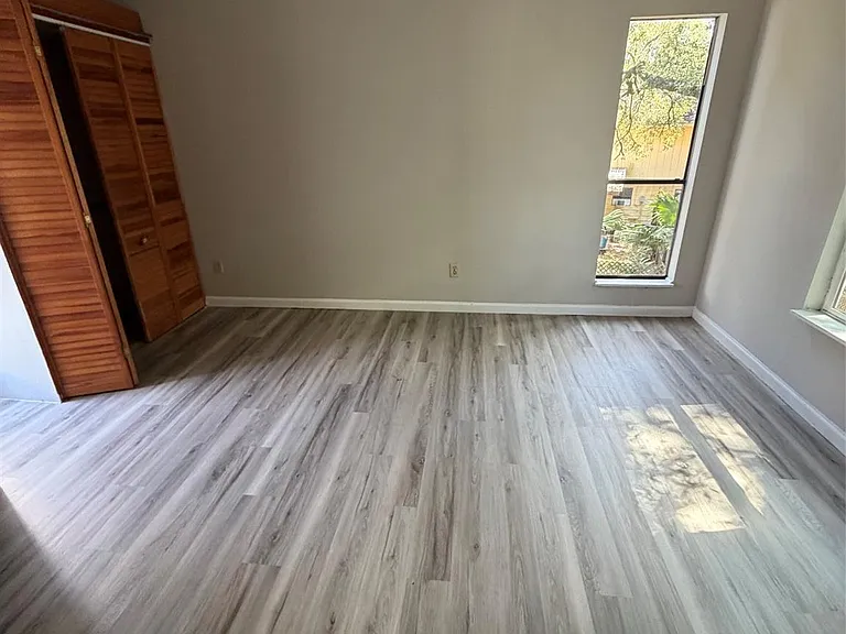 3211 Keller St — Photo 2
