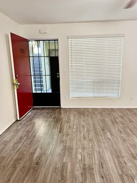 Building Photo - 5768 Aldama St #102