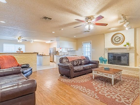 4th image of 1440 Tanglewood Ln