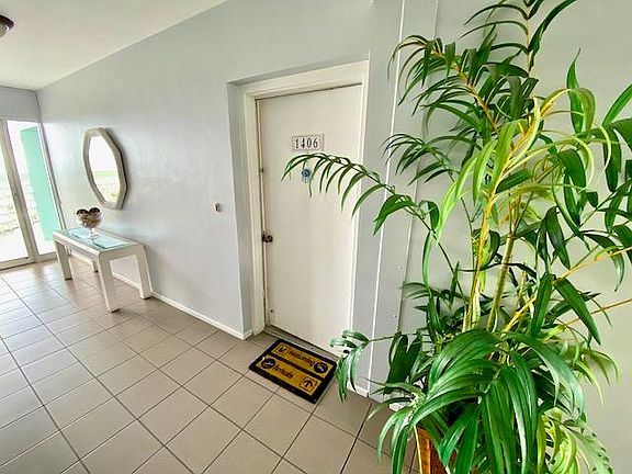 5th image of 1900 S Ocean Dr APT 1406