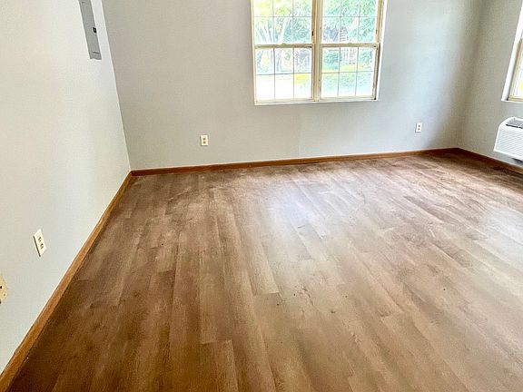 2nd image of 218 Watson Ln #11412226