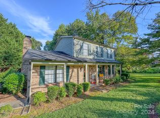 2201 Fox Hunt Dr, Gastonia, NC 28054