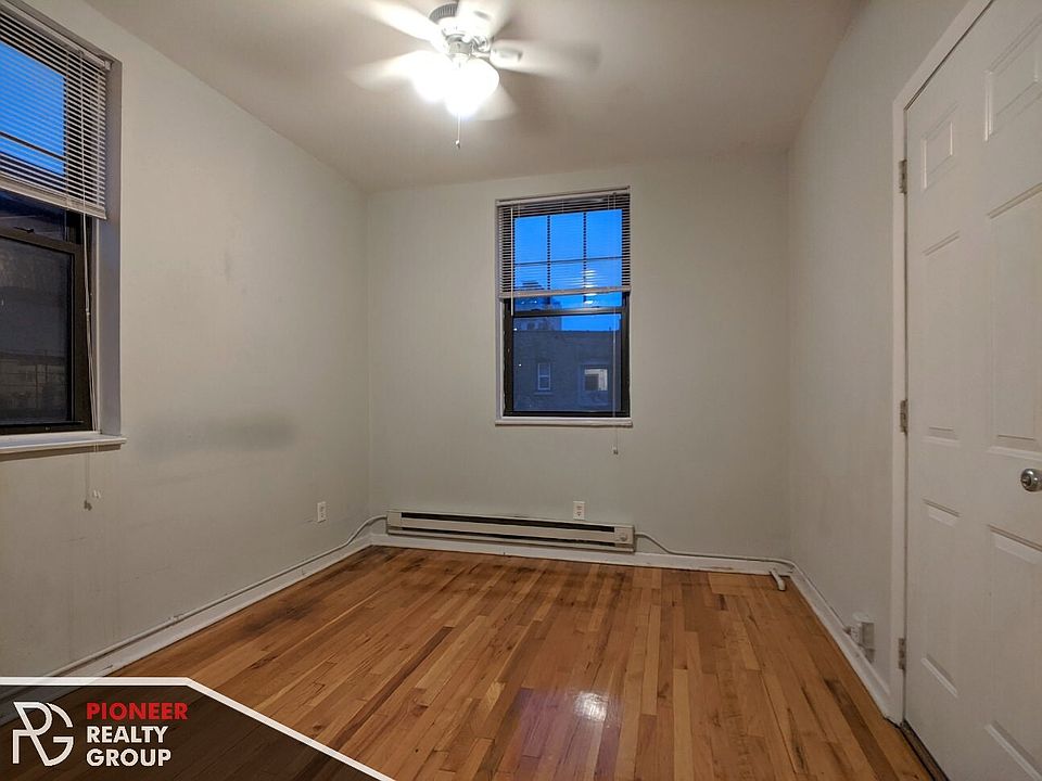 1st image of 654 W Cornelia Ave #65815