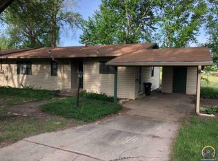 6601 SW Crestwood Dr, Topeka, KS 66619