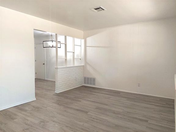 4th image of 4237 Sunnyview Dr