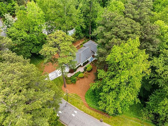 4th image of 504 Kingswood Ln NW