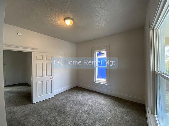 5th image of 907 Central Ave