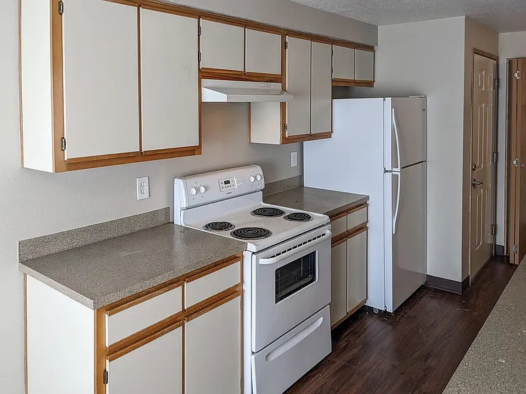 Silverwood Apartments — Photo 36