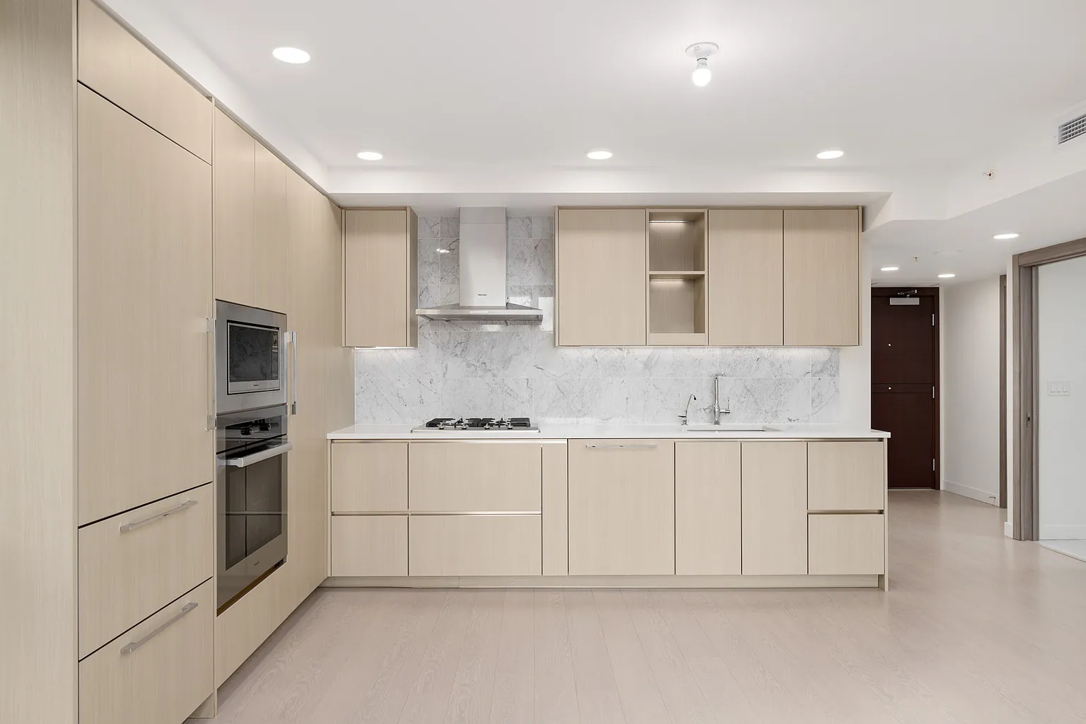 455 SW Marine Dr #612 photo 1