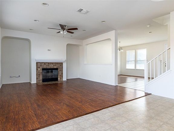 4th image of 5912 Pescia St