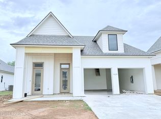 109 Cliffside Dr, Youngsville, LA 70592