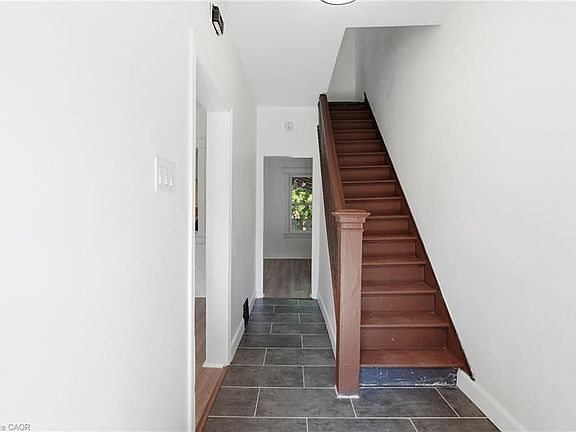 4th image of 41 Barnesdale Ave N
