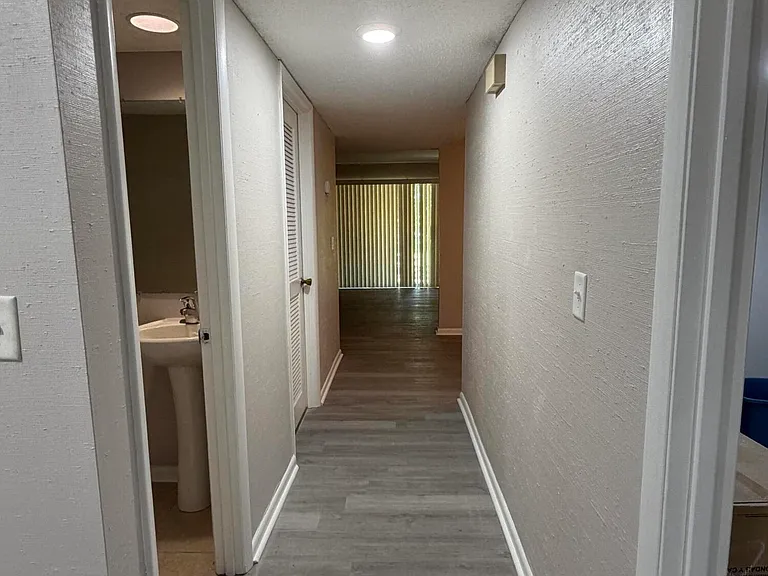 396 Regency Wood Dr #17 — Photo 3