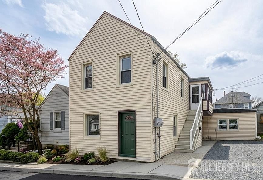 1st image of 29 Smith St #2
