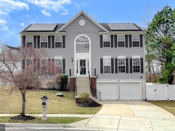 3701 Hill Park Dr, Temple Hills, MD 20748