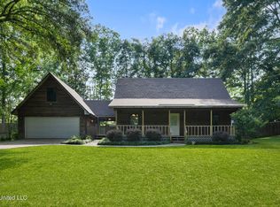 19 Cedarbrook Ln, Laurel, MS 39443