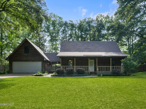 19 Cedarbrook Ln, Laurel, MS 39443