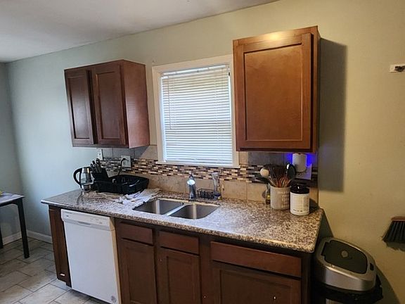 5th image of 3760 Colony Rd