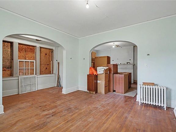 5th image of 450 Douglas Ave