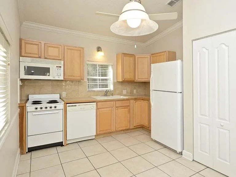 1417 Belgrade Ave #B — Photo 3