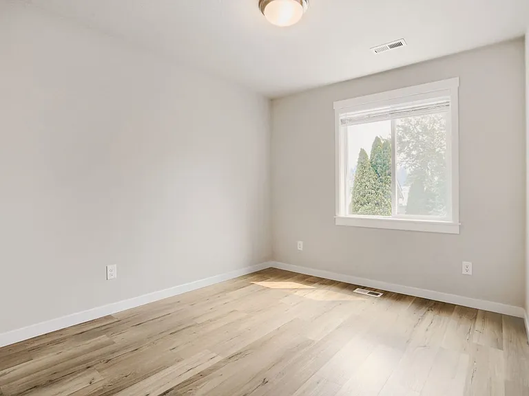 Lincoln Townhomes — Photo 19