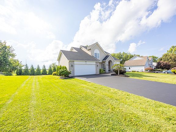 4th image of 652 Shorecliff Dr