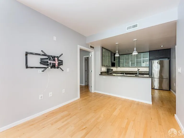 69 Clementina St #401 — Photo 5