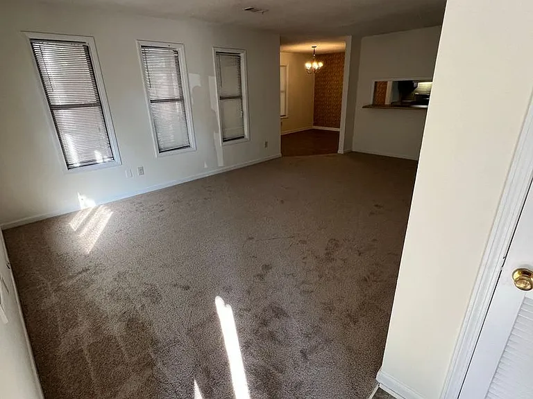 2633 Dorian Drive — Photo 2
