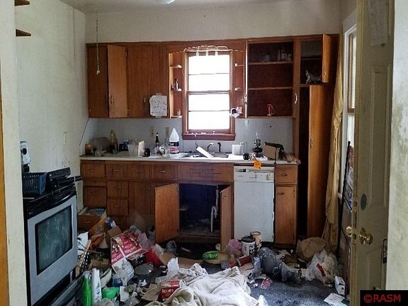 5th image of 237 Dewar St W