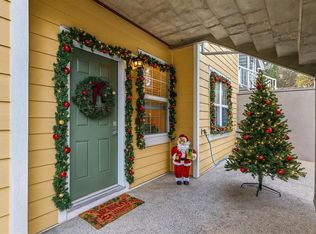 147 SW McKenzie Towne Close SE, Calgary, AB T2Z1A7