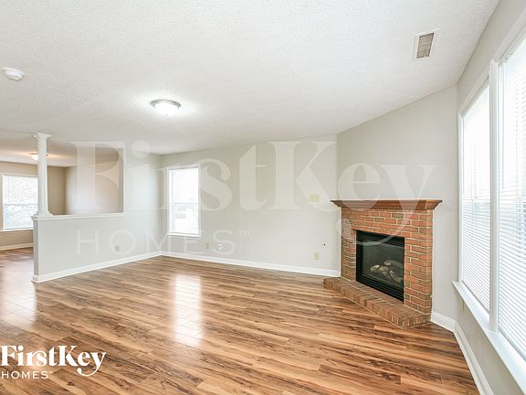 3rd image of 14216 Country Breeze Ln