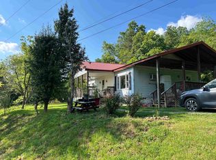 157 Canterbury Ln, Fort Gay, WV 25514