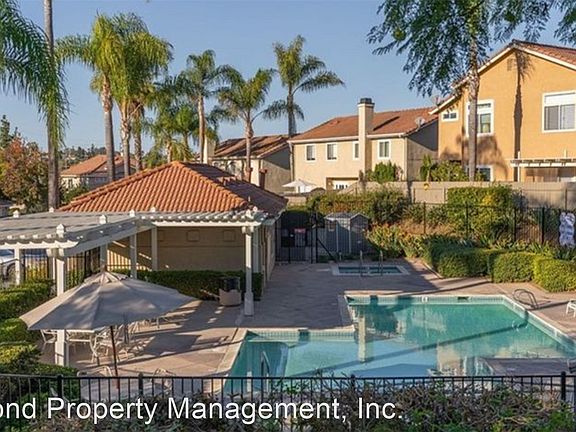 2nd image of 420 Florencia Ln