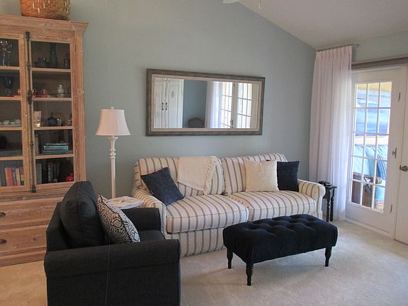 4th image of 402 Pine Hollow Cir #402