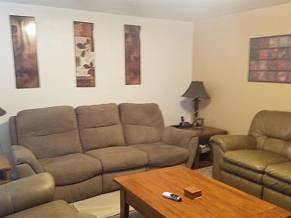 3rd image of 905 S New York Ave