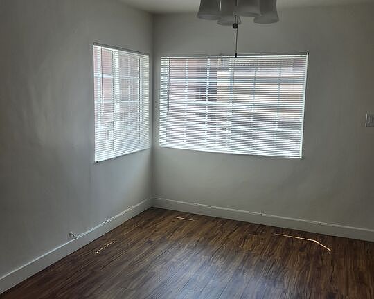 4th image of 8261 Crenshaw Dr