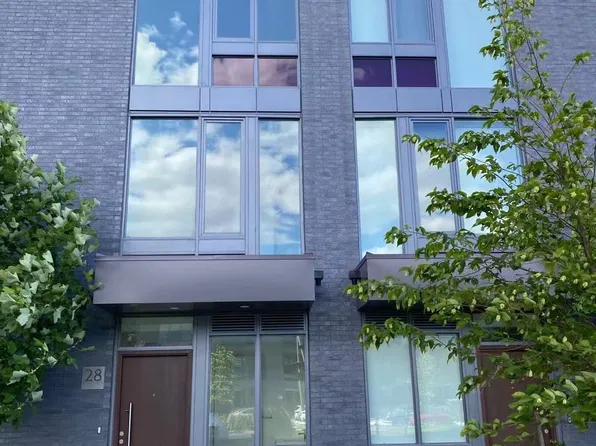 28 Sonic Way, Toronto, ON M3C 0P3