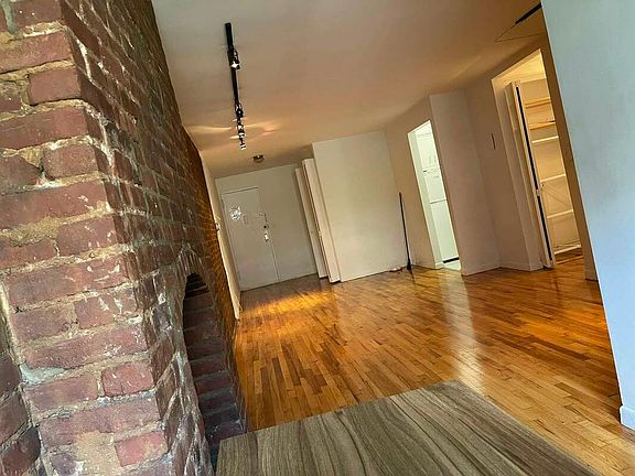 3rd image of 307 E 89th St APT 3A