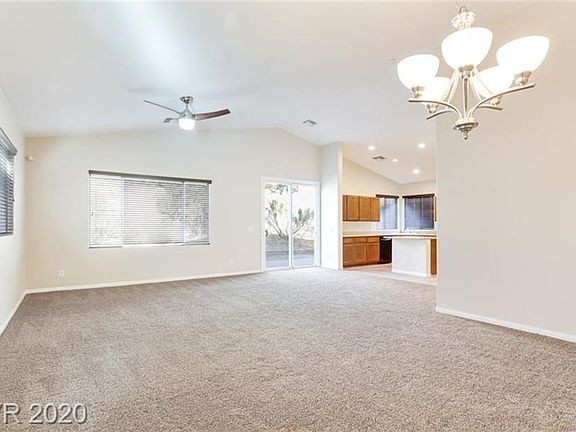 3rd image of 40 Stablewood Ct
