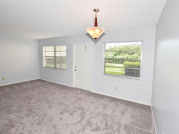 4th image of 100 Spring Lake Dr APT 103