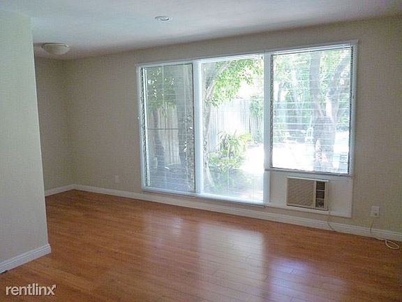 2nd image of 1422 N Sweetzer Ave