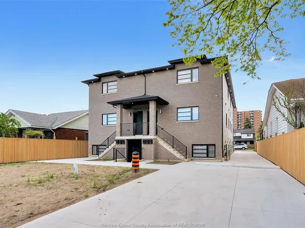 1054 Howard Ave #B, Windsor, ON N9A 1S7