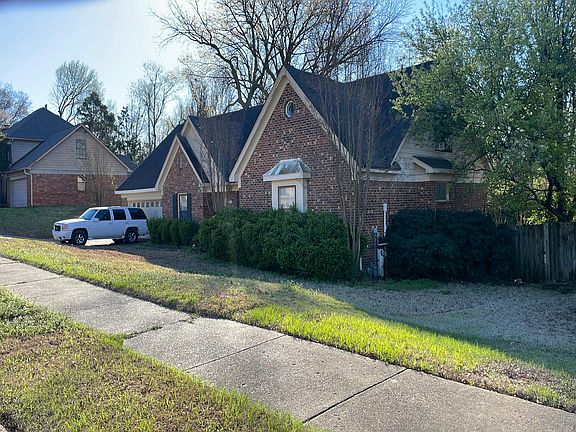 2nd image of 6215 Oak Walk Ln