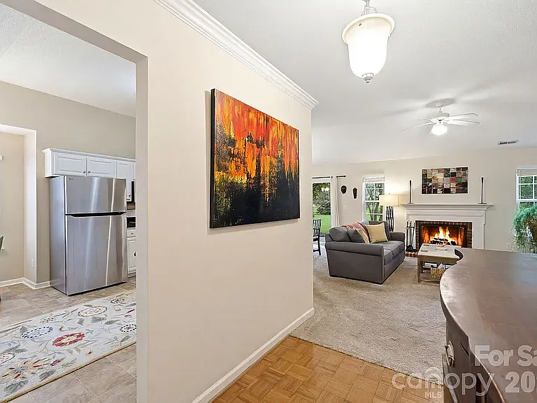 3 bed, 1500 sqft, $1,995 — Photo 2