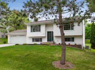 12306 Oxbow Dr, Eden Prairie, MN 55347