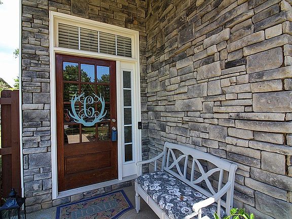 2nd image of 1039 Red Maple Way